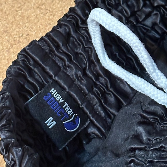 MUAY THAI ADDICT - SHORTS - Sz M - Picture 2 of 3